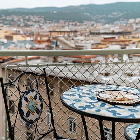 San Giusto Elegante Bilocale Con Balcone E Vista Apartment Trieste Luaran gambar