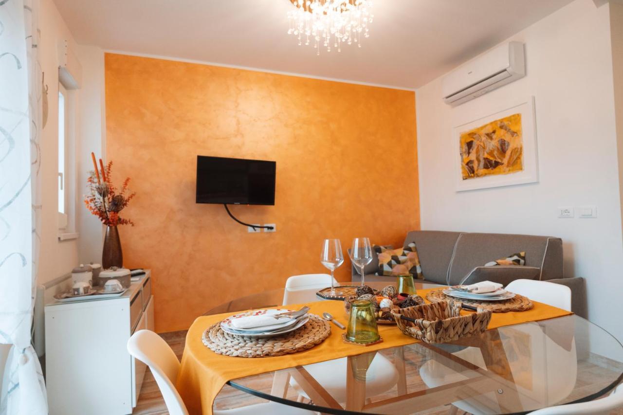 San Giusto Elegante Bilocale Con Balcone E Vista Apartment Trieste Luaran gambar